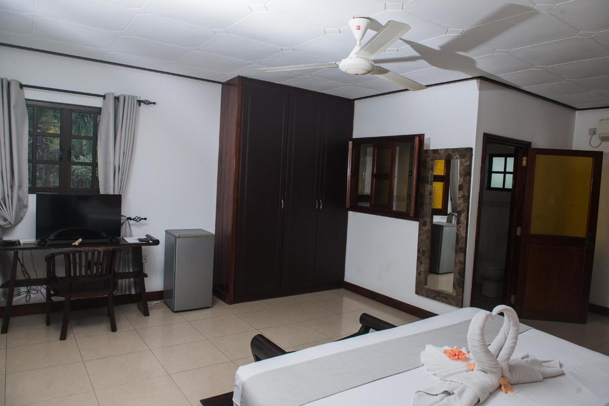 Hotel Chateau St Cloud La Digue Exterior photo